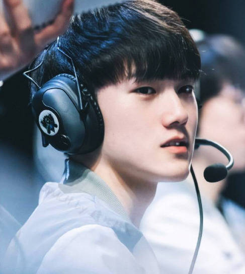 以及背后的 以及背后的